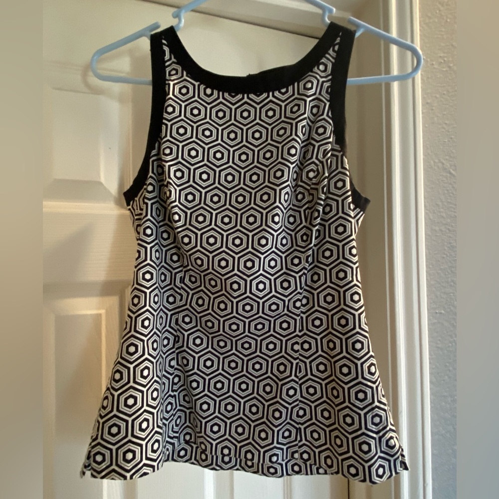White House Black Market Hexagon Pattern Top